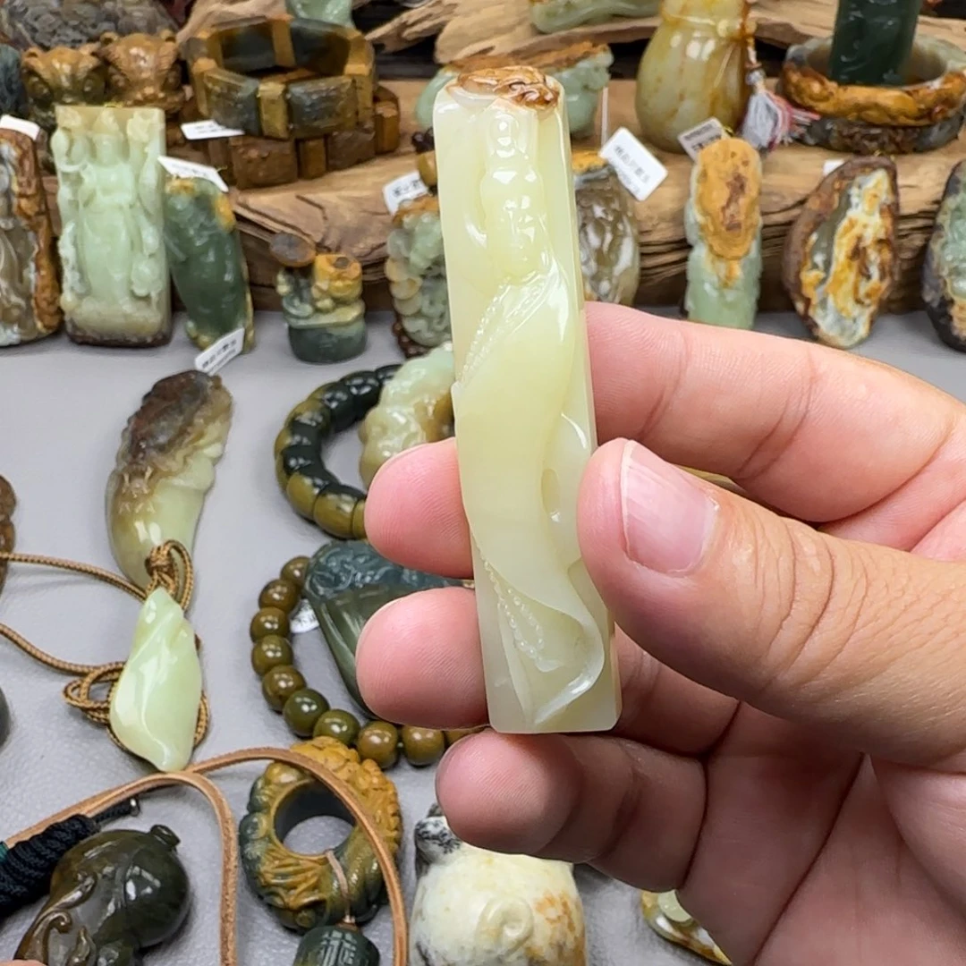 器***昂岫岩河磨玉（透闪石质玉）未镶嵌珠宝奇石