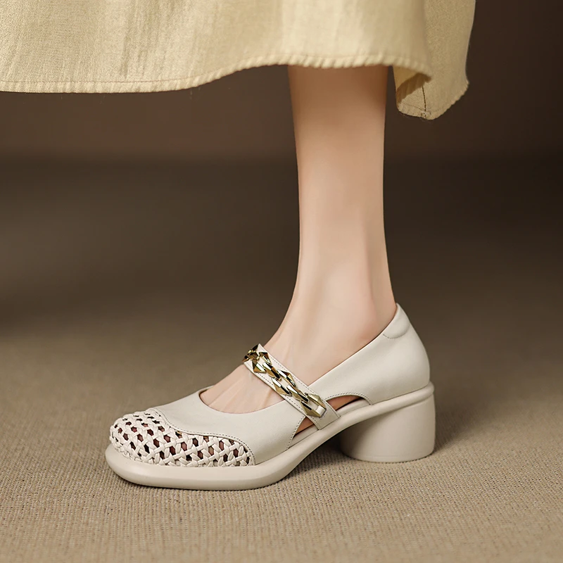 包头时装一字带凉鞋女夏2025年新款小个子厚底气质镂空中跟洞洞鞋