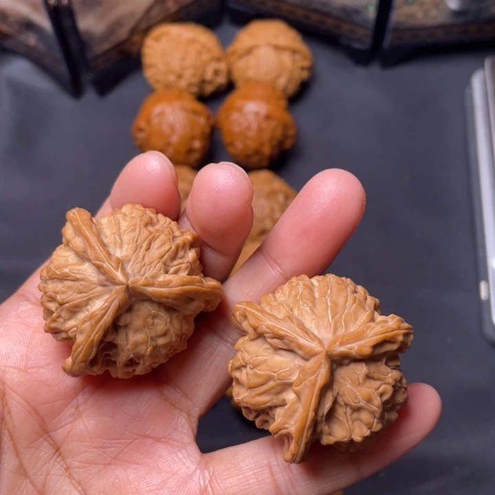 文玩核桃把件39三棱