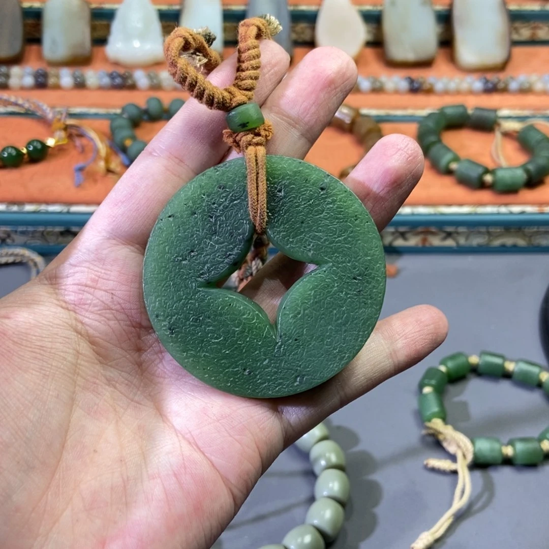 和田玉颈饰未镶嵌向**