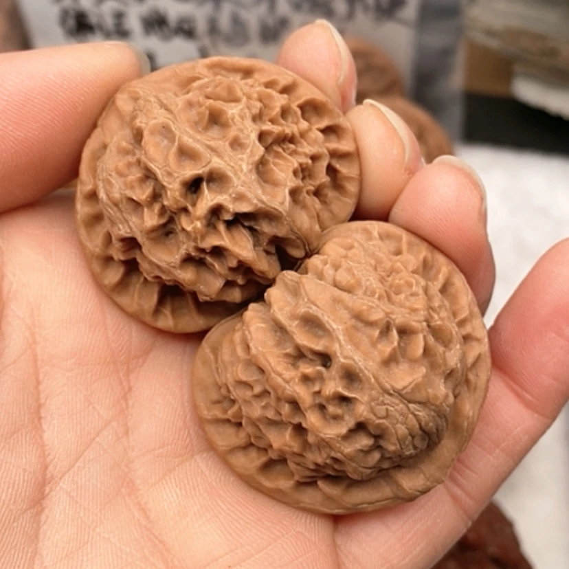 【闪购商品】吊坠文玩核桃瑕疵宫灯