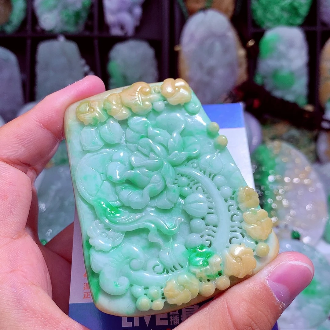 颈饰未镶嵌翡翠天然