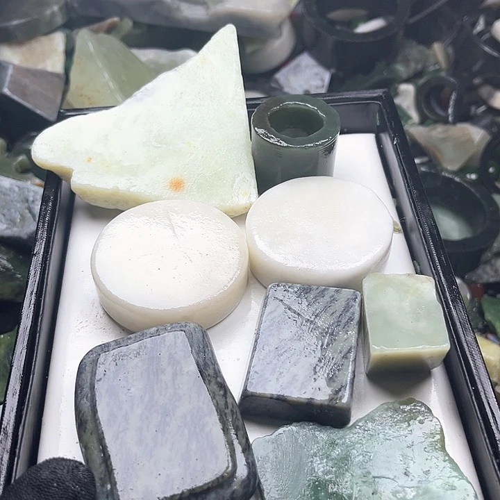 和田玉（糖玉）和田玉边角料9K金镶嵌城**艺