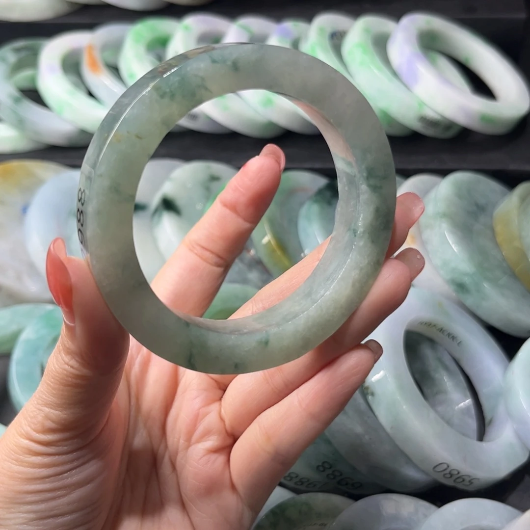 定制翡翠未镶嵌手镯