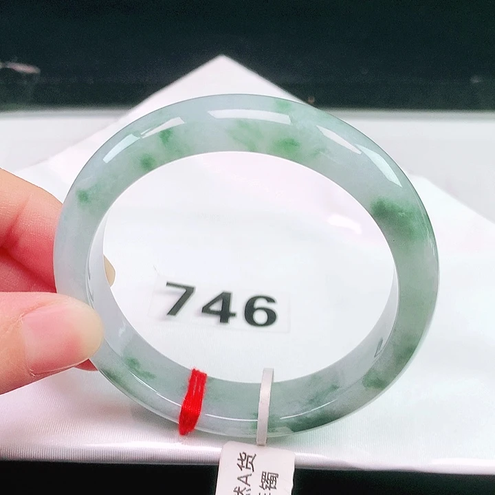 翡翠未镶嵌手镯746