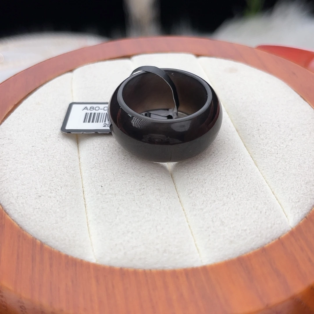 和田玉未镶嵌戒指l82。烟紫轮胎。17.4。不退换