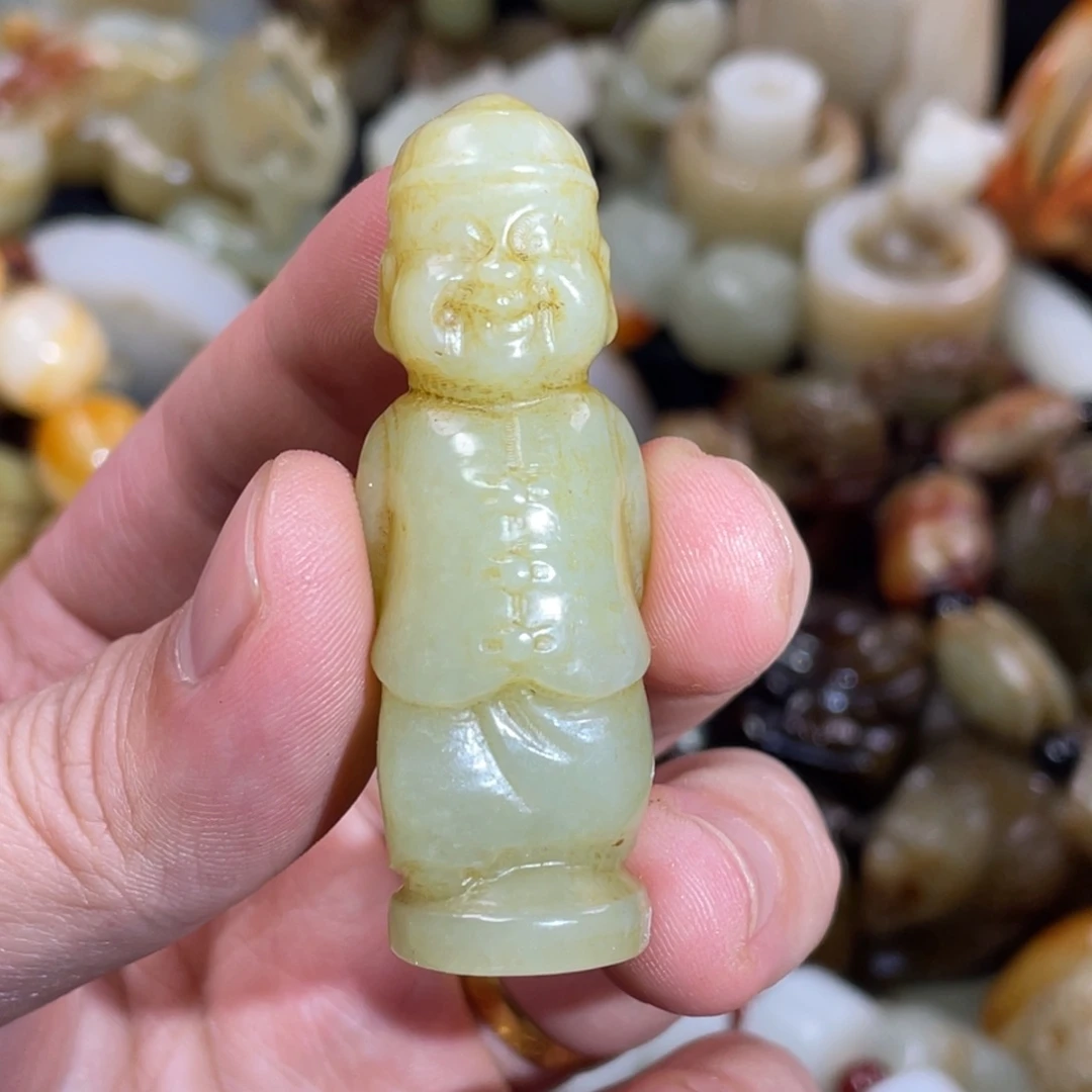 和田玉未镶嵌把件