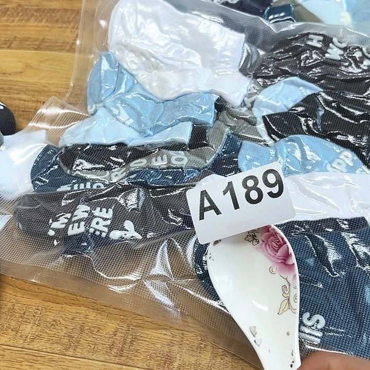 摆件发三包………………………………