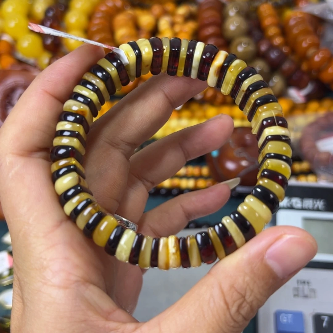 未镶嵌琥珀珠宝奇石371