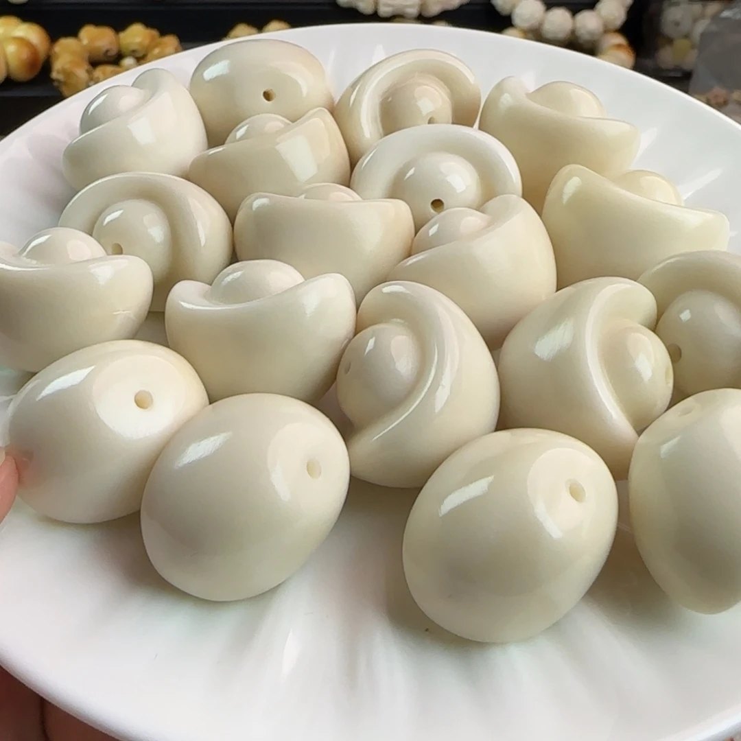 吊坠菩提根/象牙果微瑕疵白色卡27元宝3颗