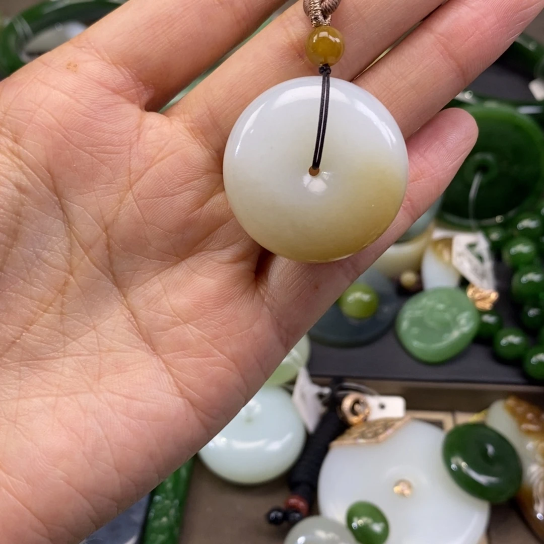和田玉未镶嵌挂件