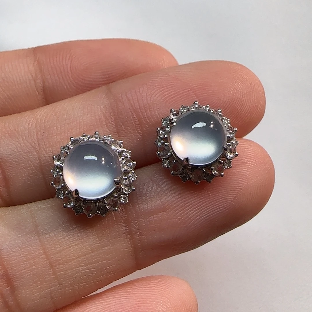 翡翠18K金镶嵌耳钉蛋面