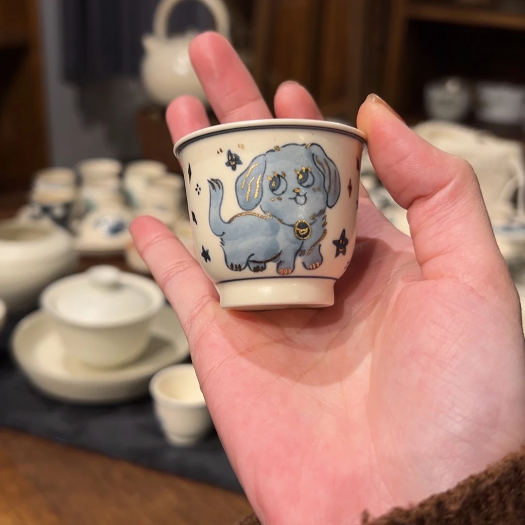 摆件陶瓷。    陶瓷。