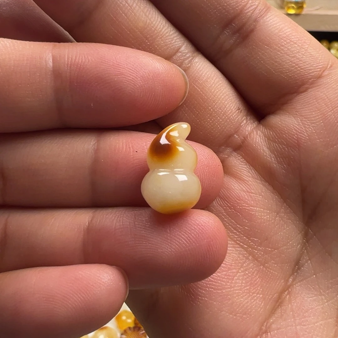 蜜蜡颈饰未镶嵌葫芦