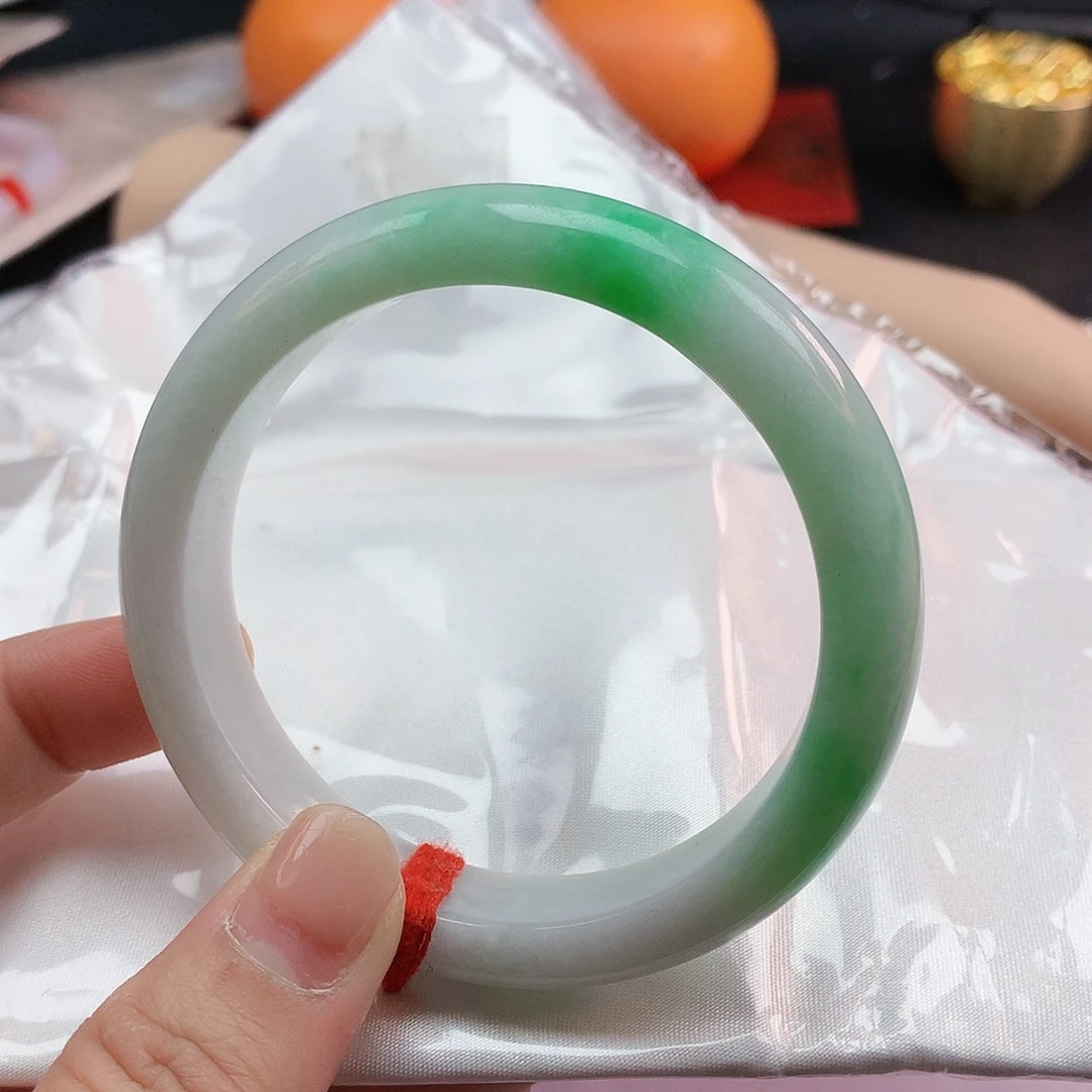 翡翠手镯未镶嵌56圈2432