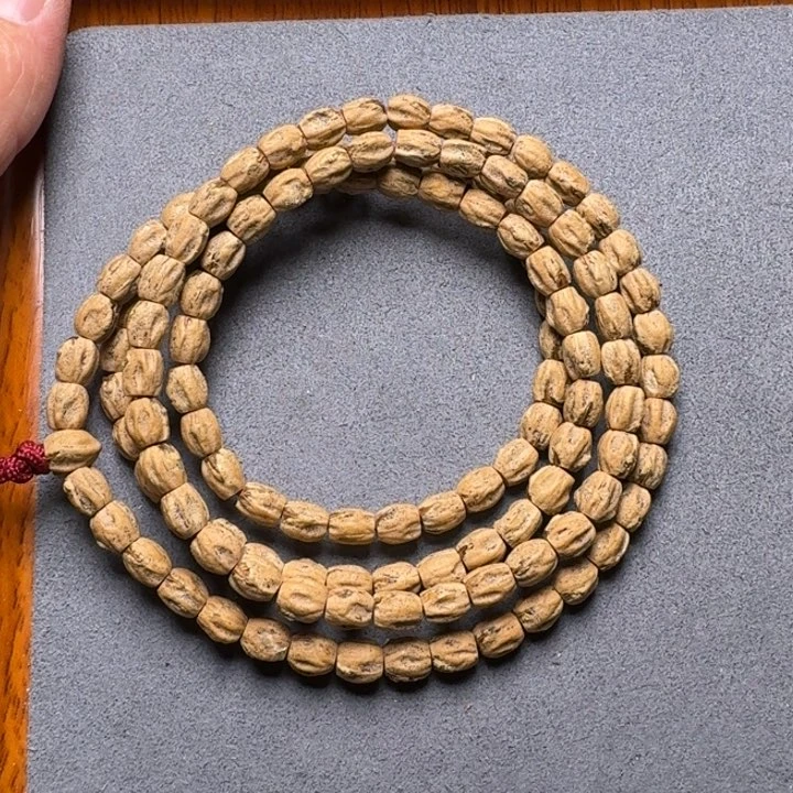 柏香籽/百香籽吊坠招**?