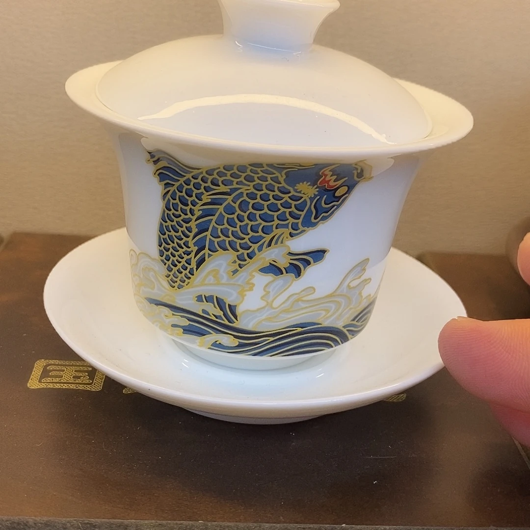 盖碗里的水煮开后放入