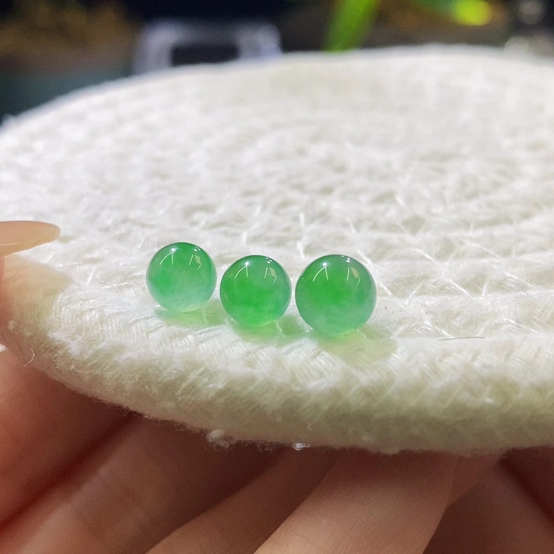 翡翠未镶嵌挂件特价绿飘花