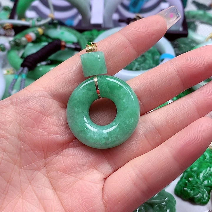 颈饰18K金镶嵌翡翠翡翠