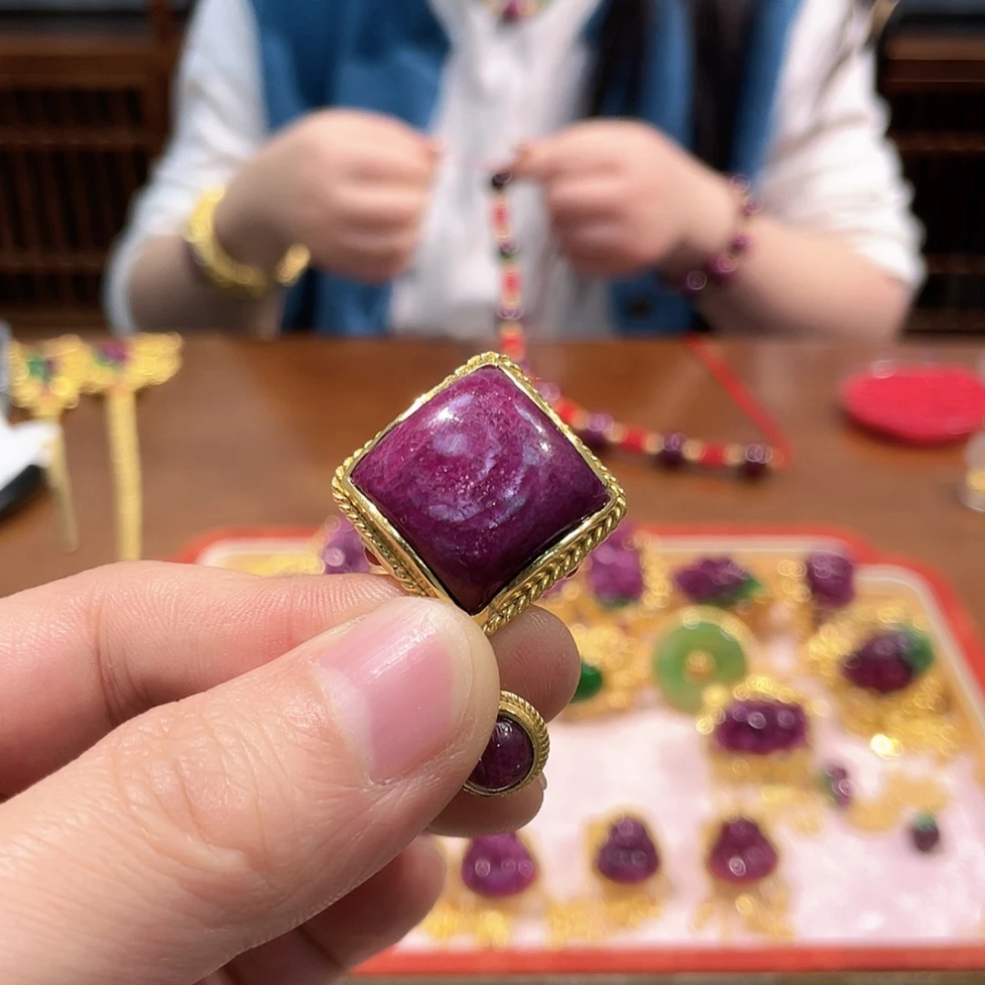 锦纶铁合金戒指红宝