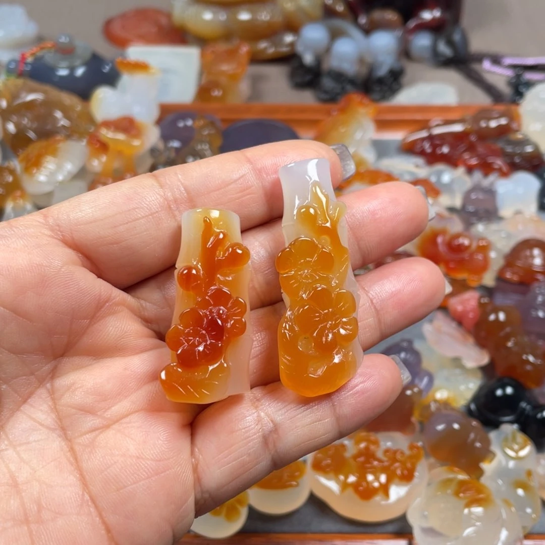 玛瑙/玉髓颈饰未镶嵌曾***王