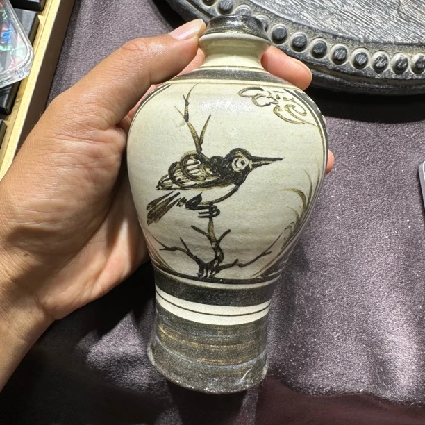 纯手工 刻画胎质油润造型美观的瓷州窑系梅瓶