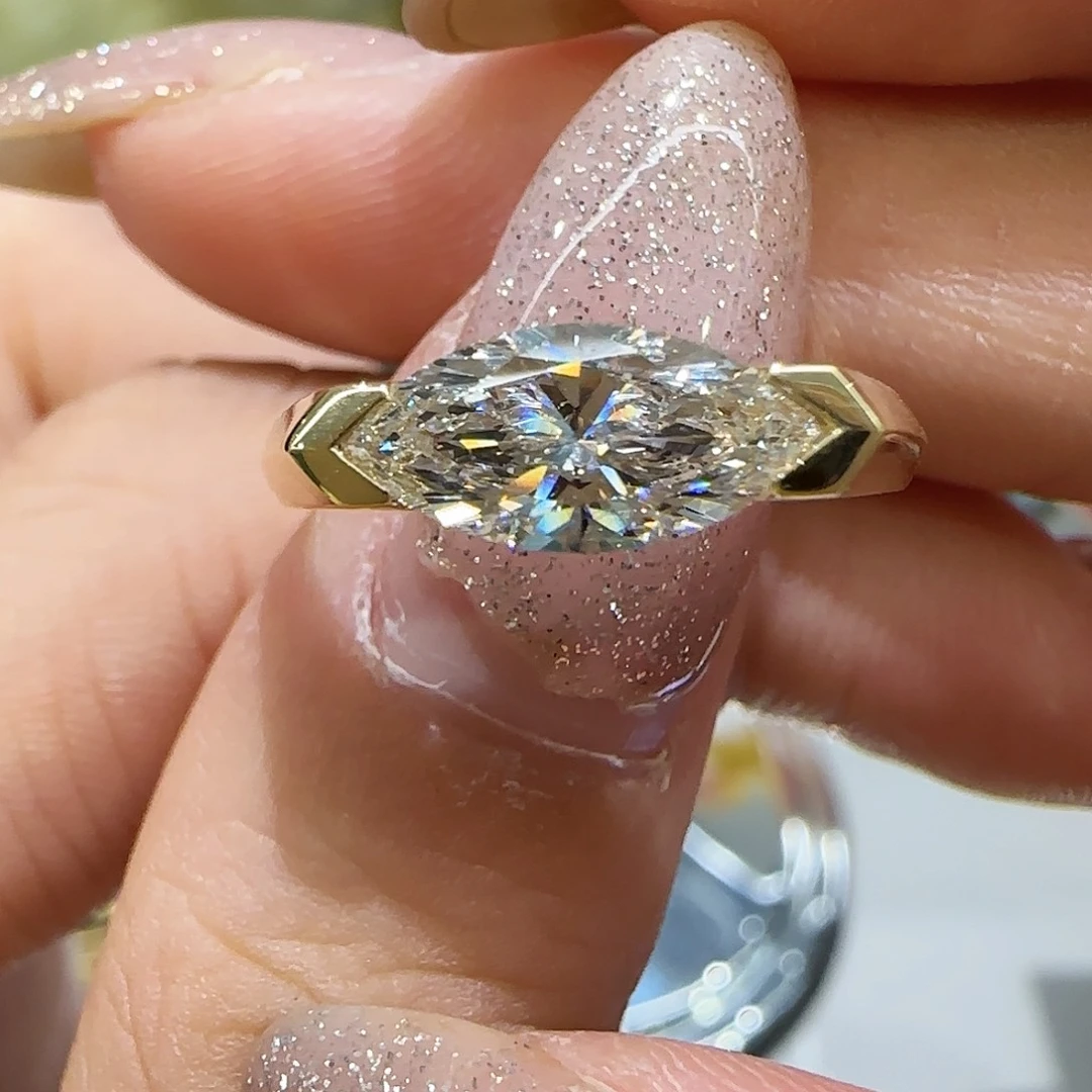 实验室培育钻石18K金镶嵌横镶马眼1卡igi双证