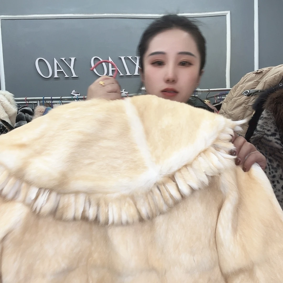 姚小妖家高端皮草