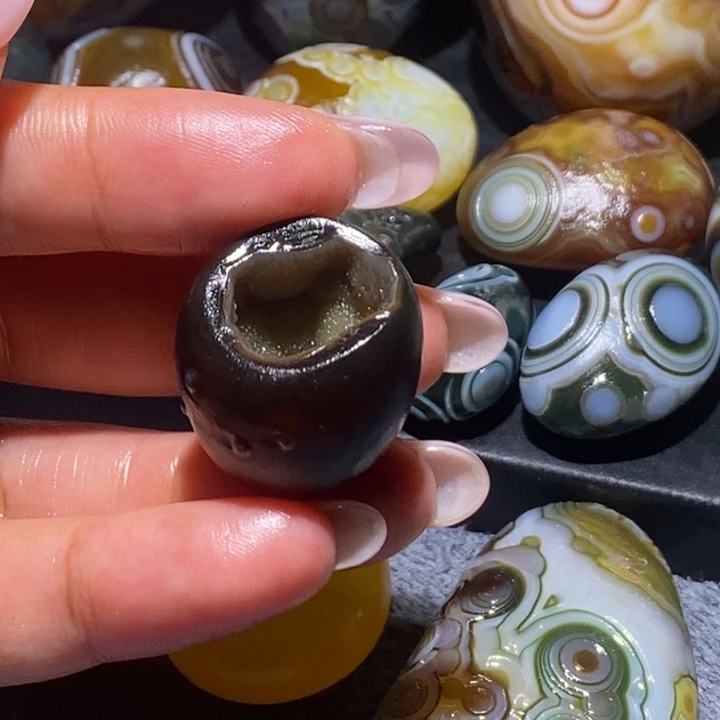 玛瑙/玉髓未镶嵌珠宝奇石61