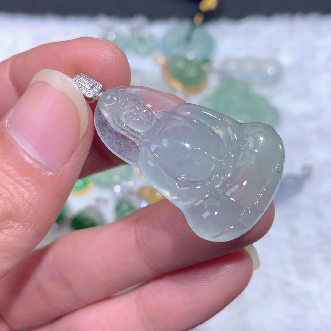 翡翠18K金镶嵌颈饰翡翠