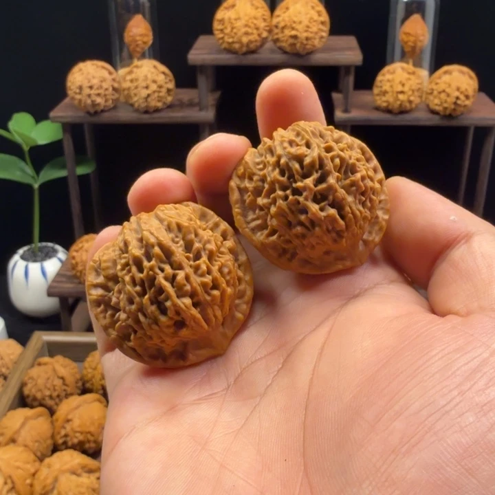 把件文玩核桃野生（不知道名字）