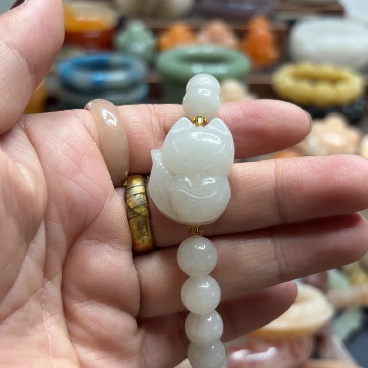 石英岩玉合金颈饰