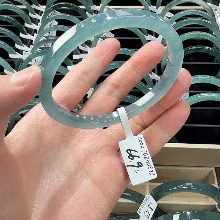 翡翠手镯未镶嵌故*_66.93