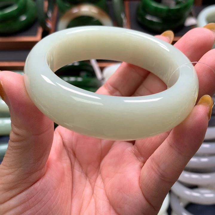 【闪购商品】未镶嵌手镯和田玉