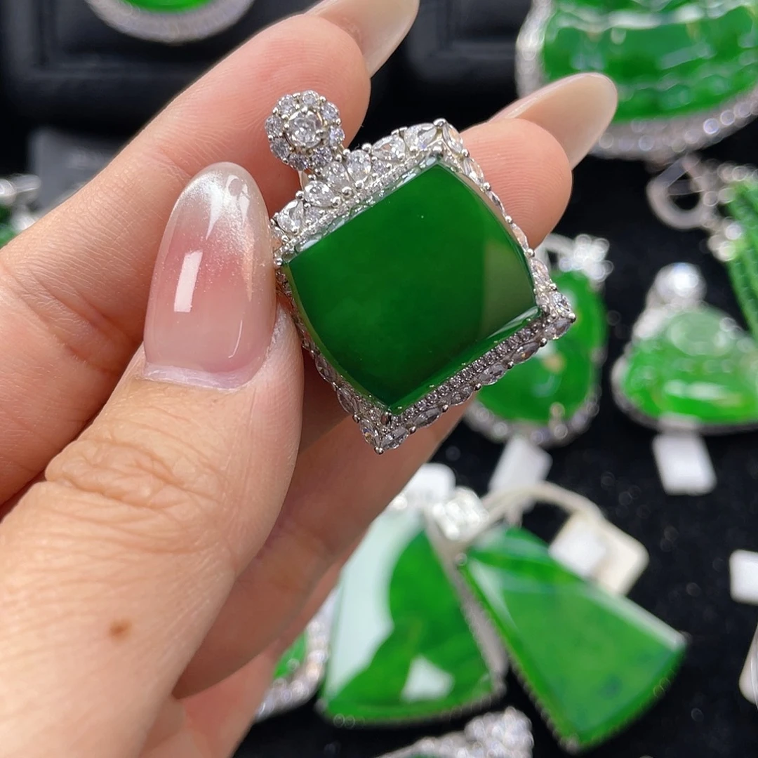 翡翠颈饰银S925镶嵌翡翠