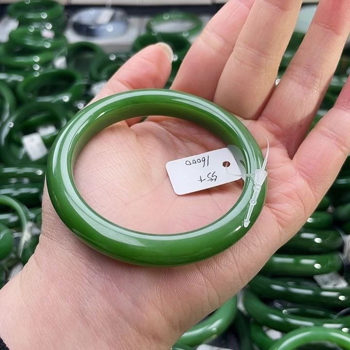 未镶嵌手镯和田玉（碧玉）