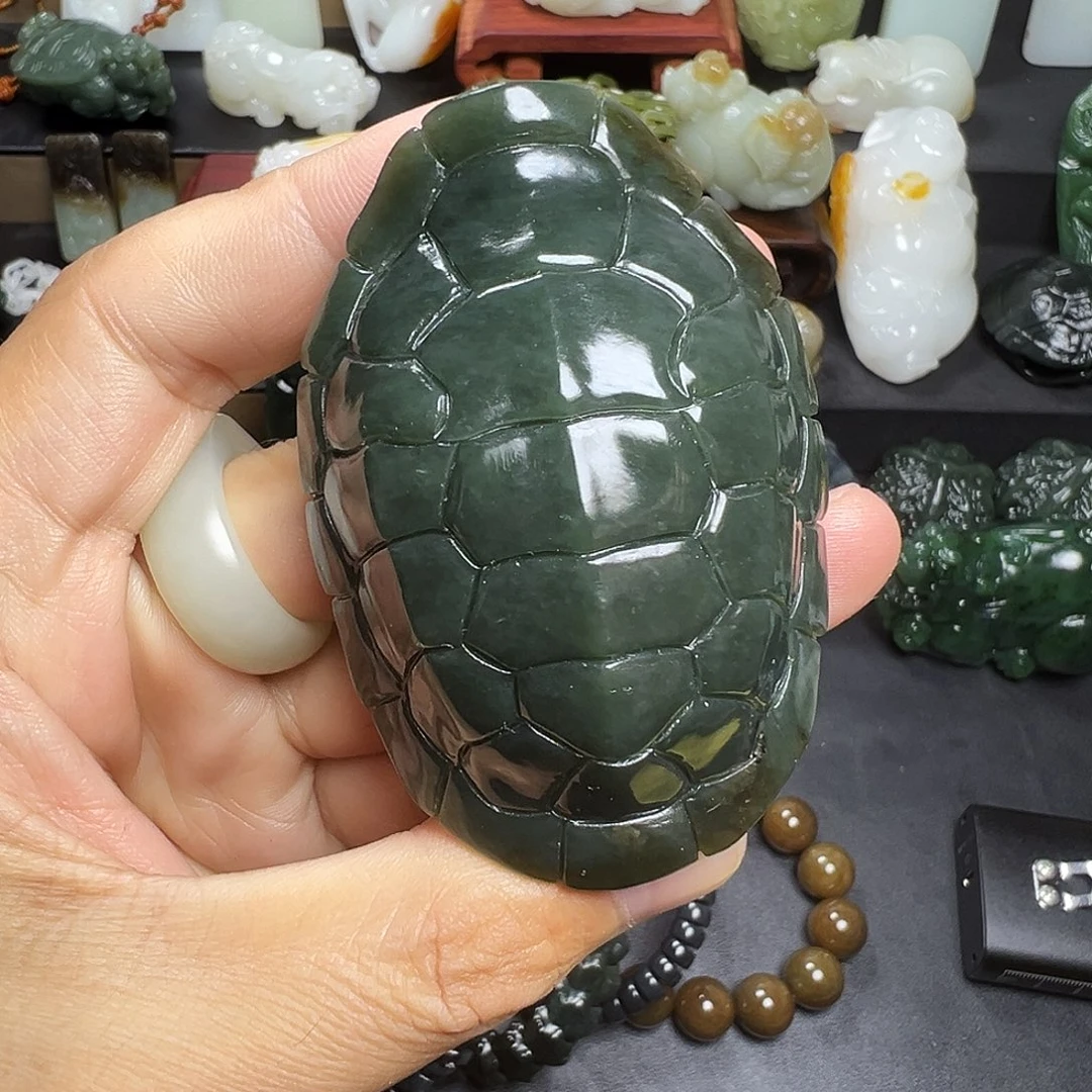 和田玉未镶嵌把件