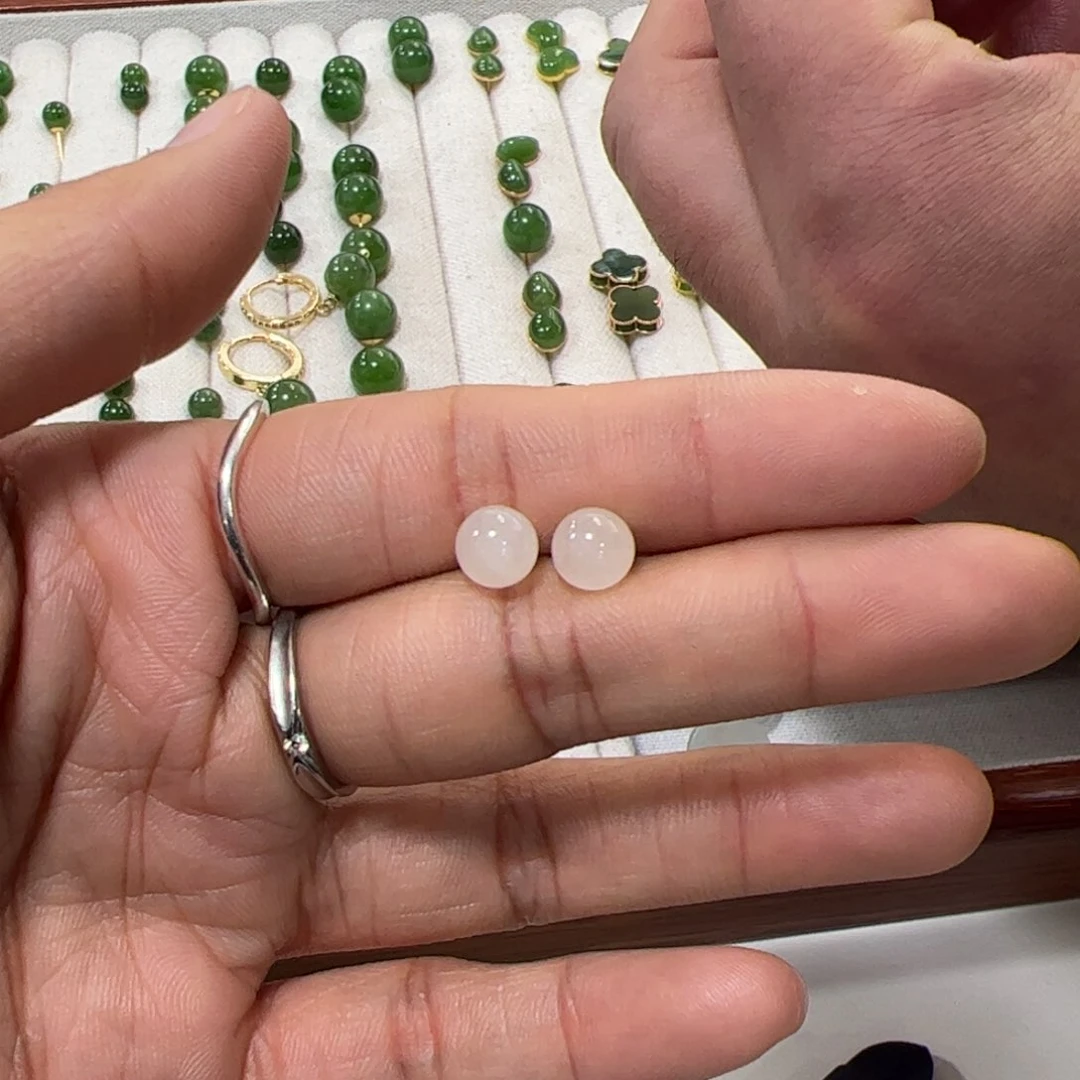 和田玉耳饰未镶嵌九*.