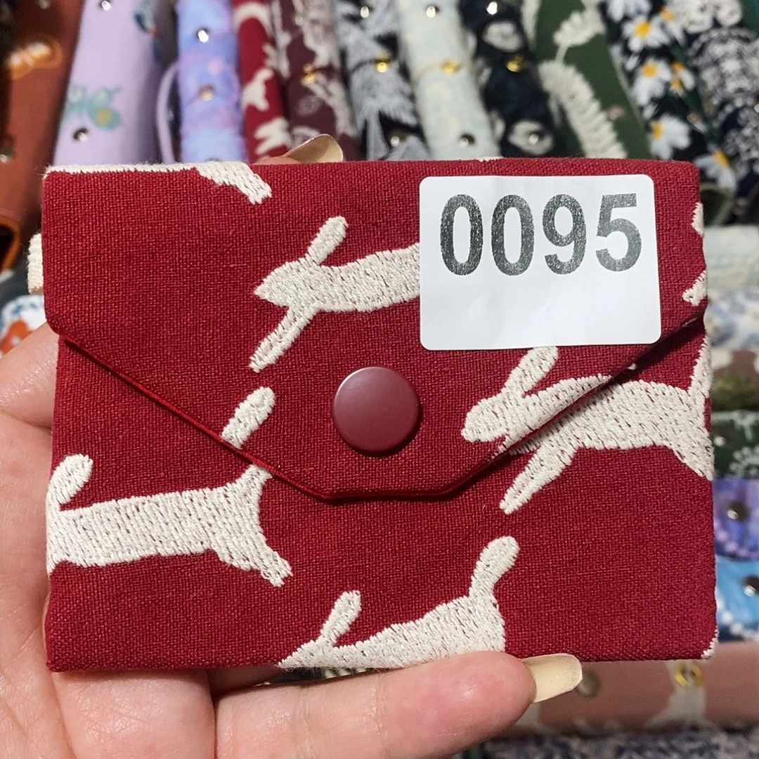 织绣卡包    0095