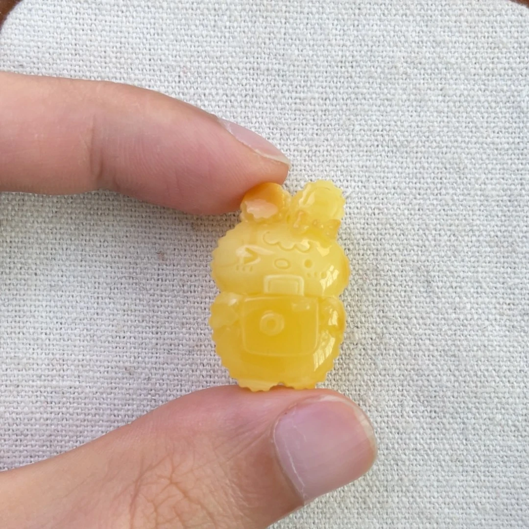 琥珀未镶嵌珠宝奇石照相小兔