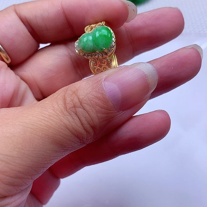 翡翠银S925镶嵌颈饰翡翠