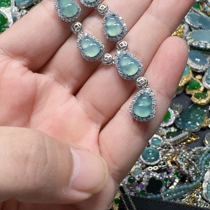 翡翠未镶嵌颈饰天然A货翡翠放漏