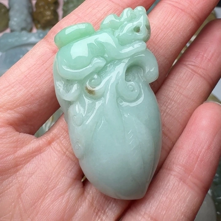 翡翠未镶嵌颈饰吊坠