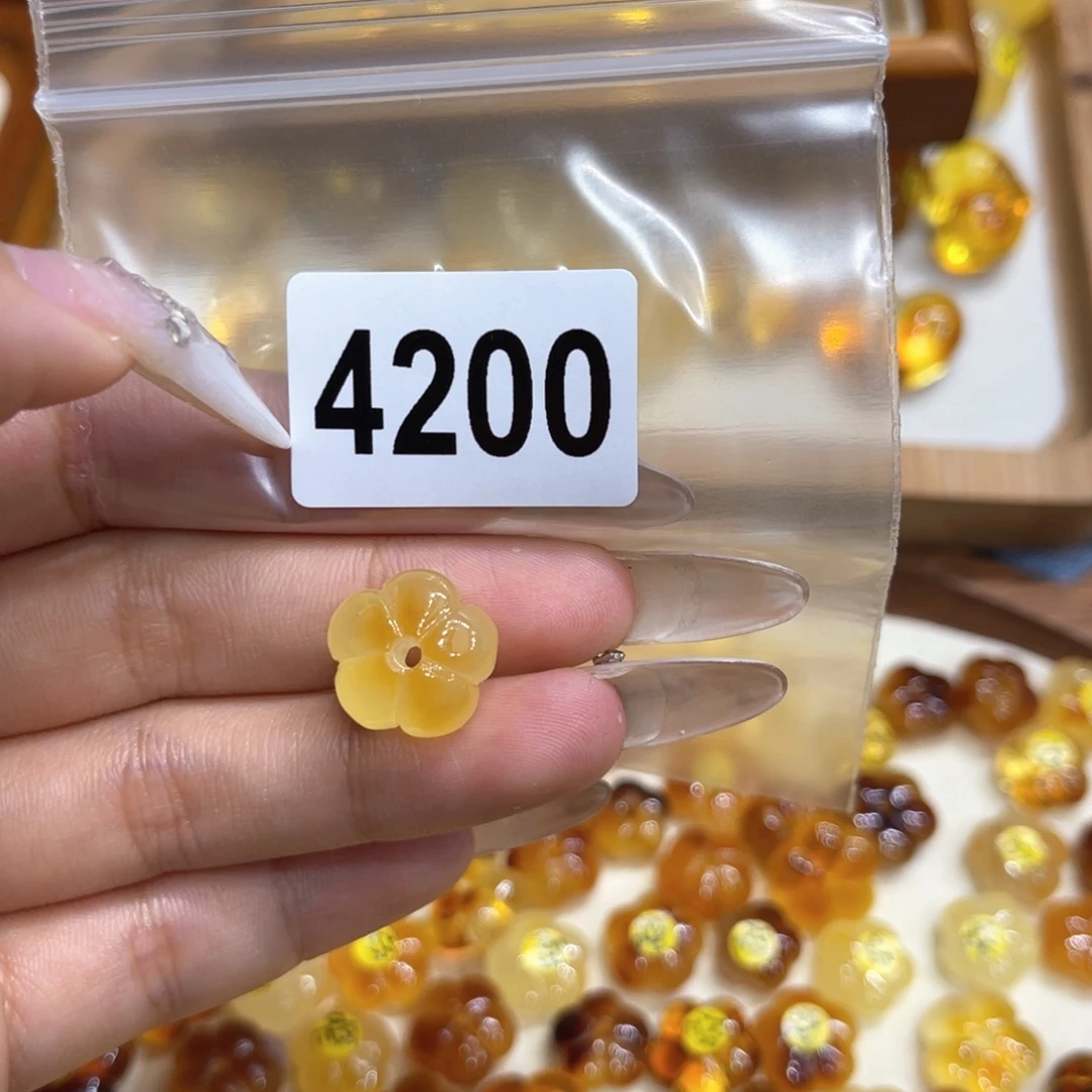 琥珀未镶嵌珠宝奇石