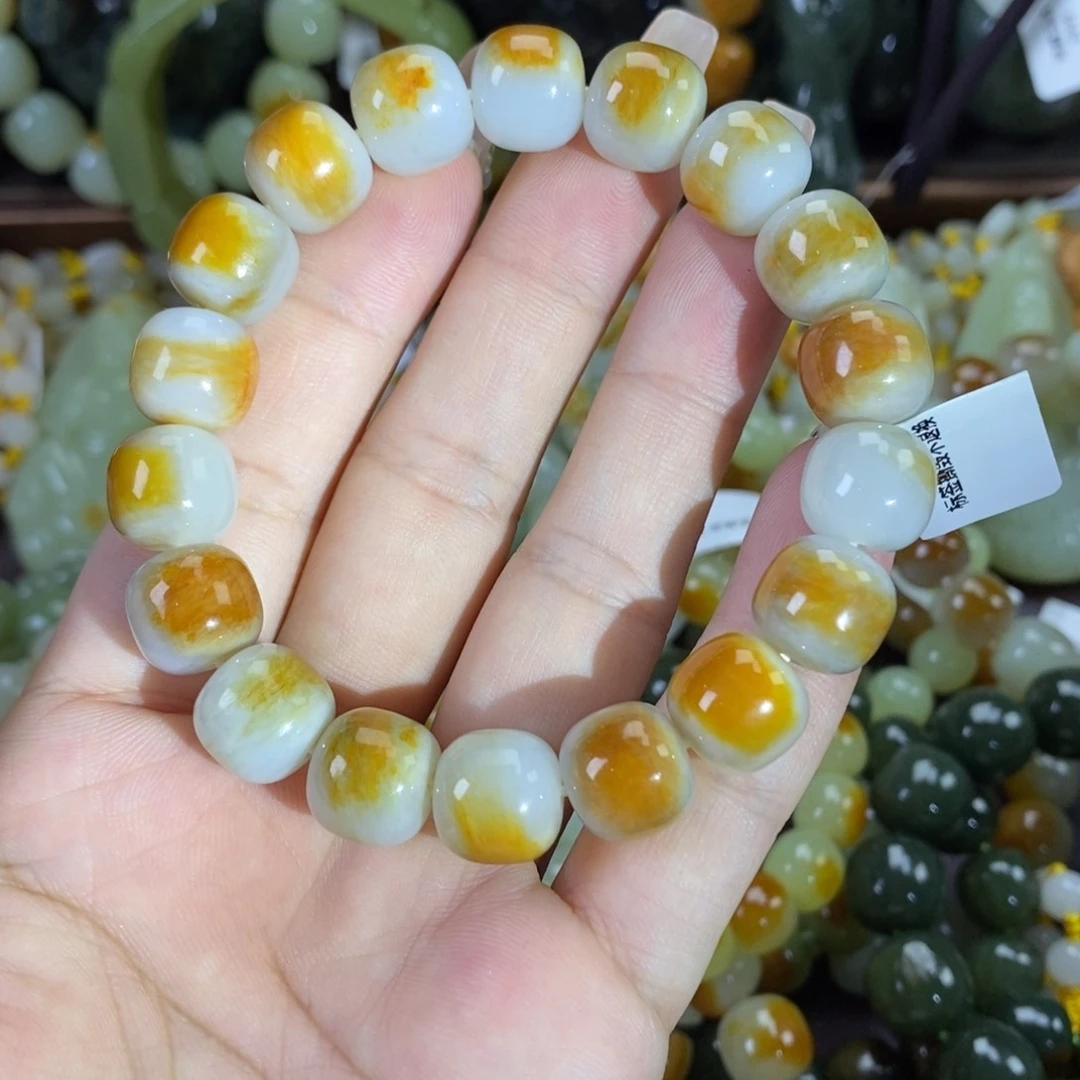 手串未镶嵌透闪石质玉?