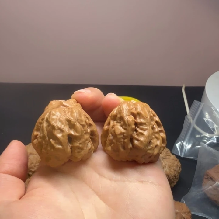 C***s文玩核桃吊坠蛤蟆