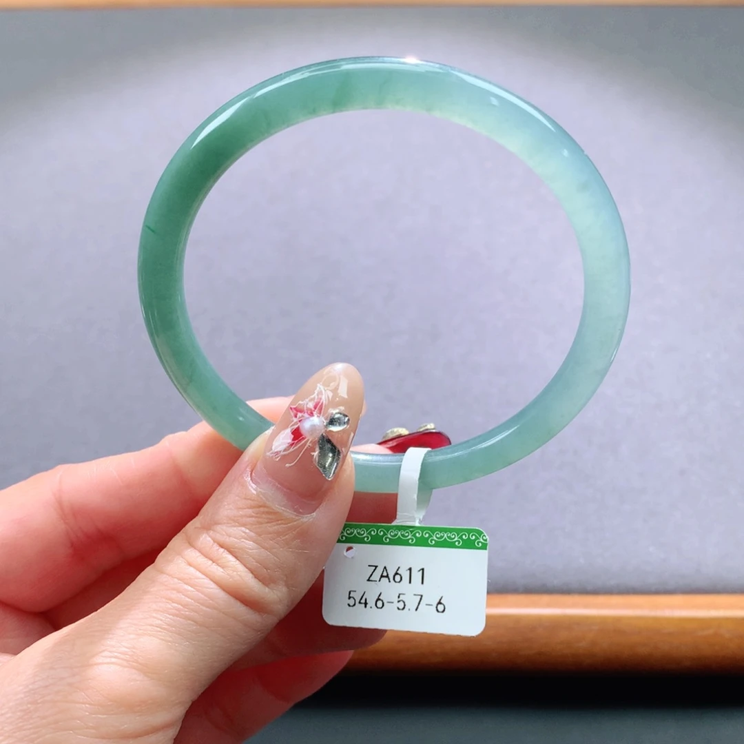 翡翠手镯未镶嵌天然翡翠手镯叮当镯