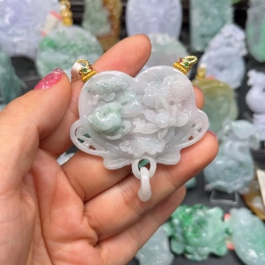 翡翠未镶嵌颈饰翡翠