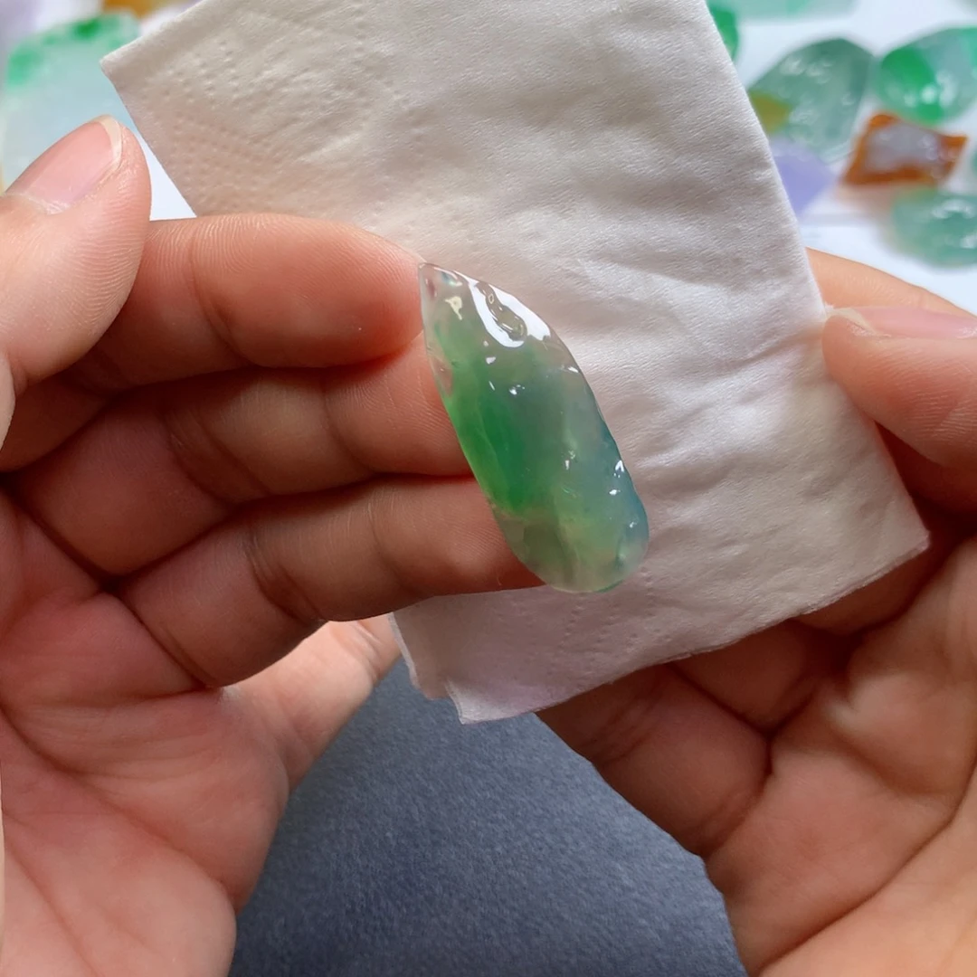 【闪购商品】翡翠吊坠(不含链)未镶嵌