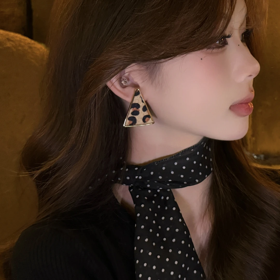 铜合金耳饰 复古豹纹气质耳环小众时尚博主同款耳饰